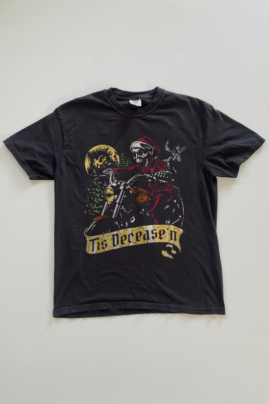 Tis Decease'n T-shirt